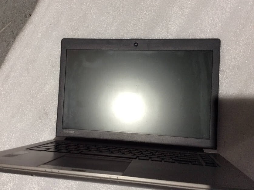 Toshiba Tecra Z40-B Laptop 14" i5-5200U 8GBRAM 525GBHDD USB3.0 VGA Au Stock A-