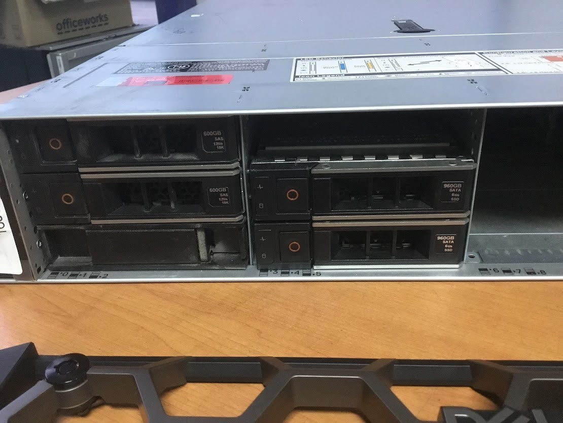 [AU]Dell PowerEdge R540 Server Xeon Silver 4208+32GBPC4+2x960GBSSD+2x600GB A-