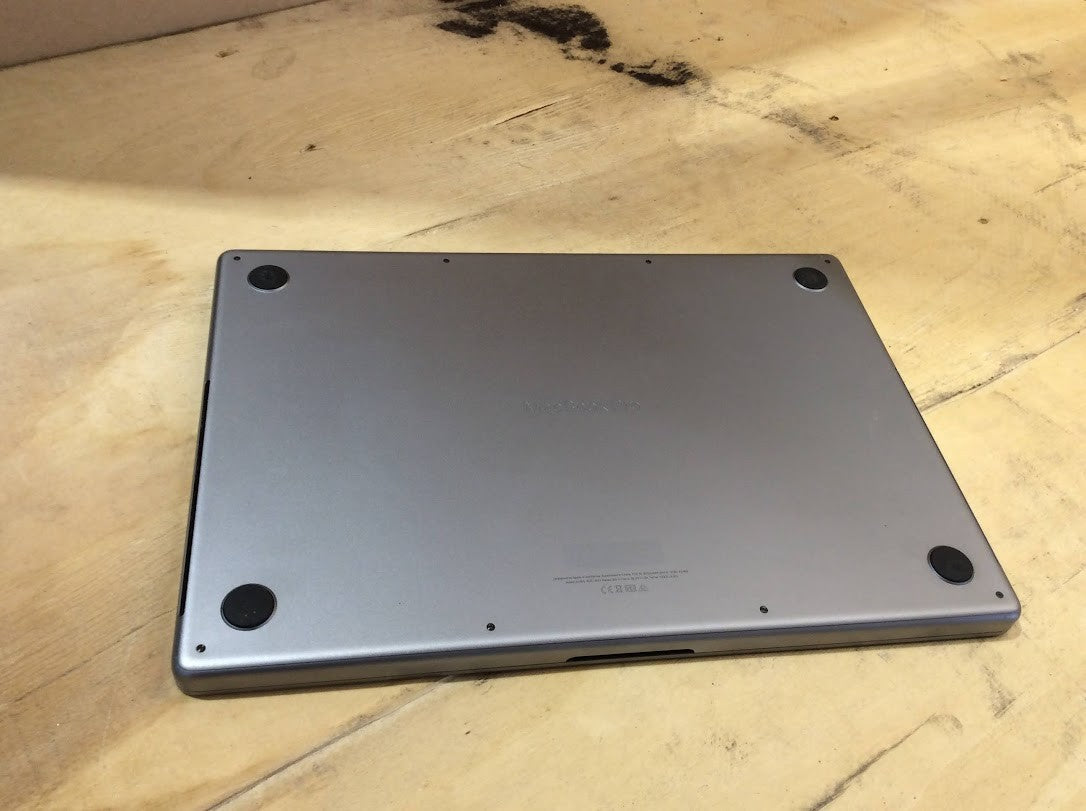 Apple MacBook Pro A2485 Laptop 16'' M1 PRO 32GBRAM 1TBSSD USB-C [AU Seller] B