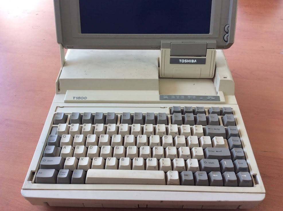 [AU Seller] Toshiba T1600 Vintage Laptop PA8010EA No Test No Charger B