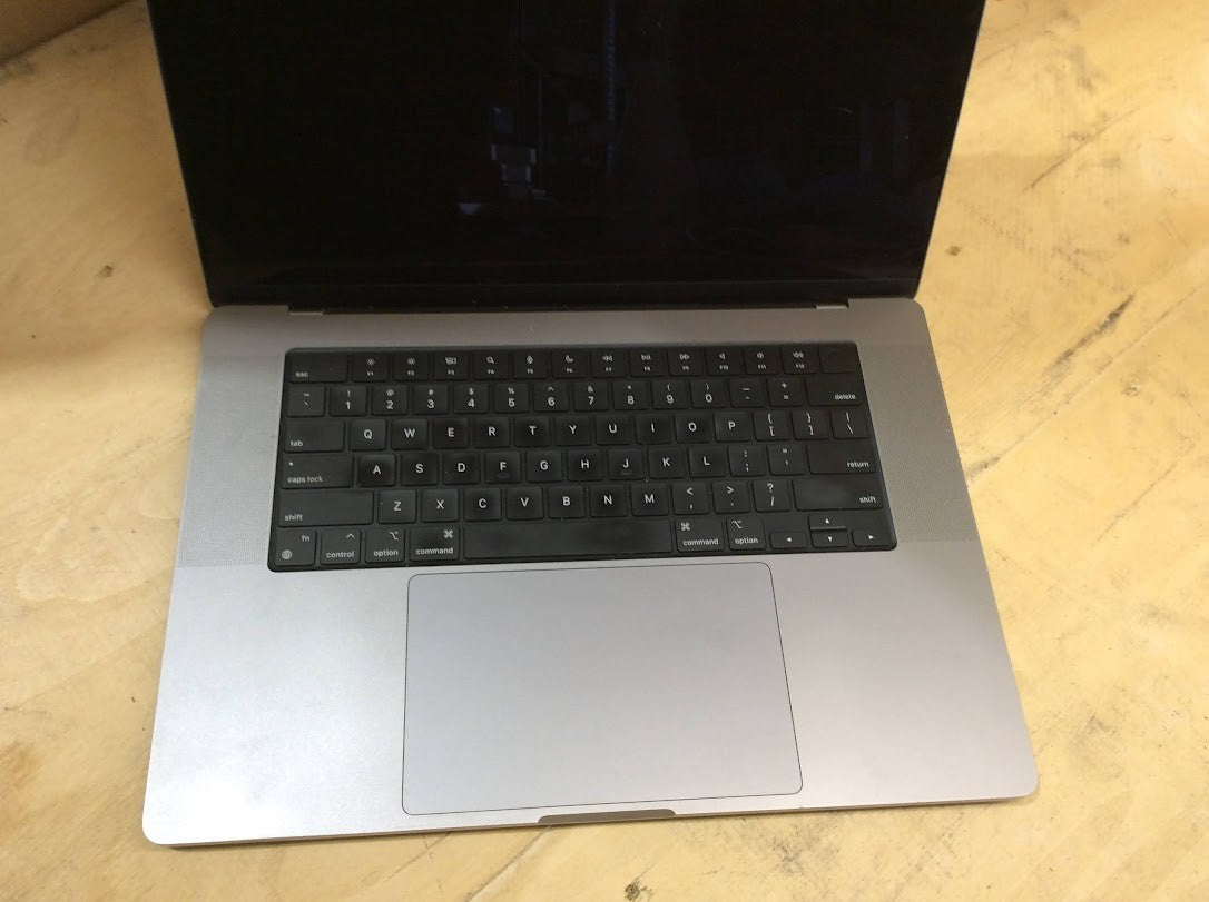 Apple MacBook Pro A2485 Laptop 16'' M1 PRO 32GBRAM 1TBSSD USB-C [AU Seller] B