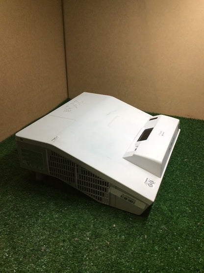 Hitachi CP-TW2505 3LCD WXGA Ultra Short Throw Projector HDMI LAMP HOURS 2059H