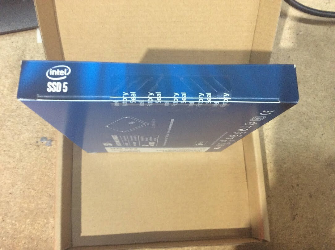INTEL SSD FAMILY OF PRODUCTS 240GB SSD5 SSDSC2KW240H6X1 Only open box A+