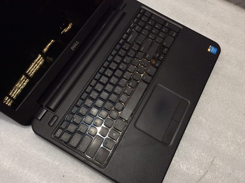 DELL Inspiron 3531 Laptop 15.6" Intel N2830 4GBRAM 500GBHDD HDMI USB2.0 Black B