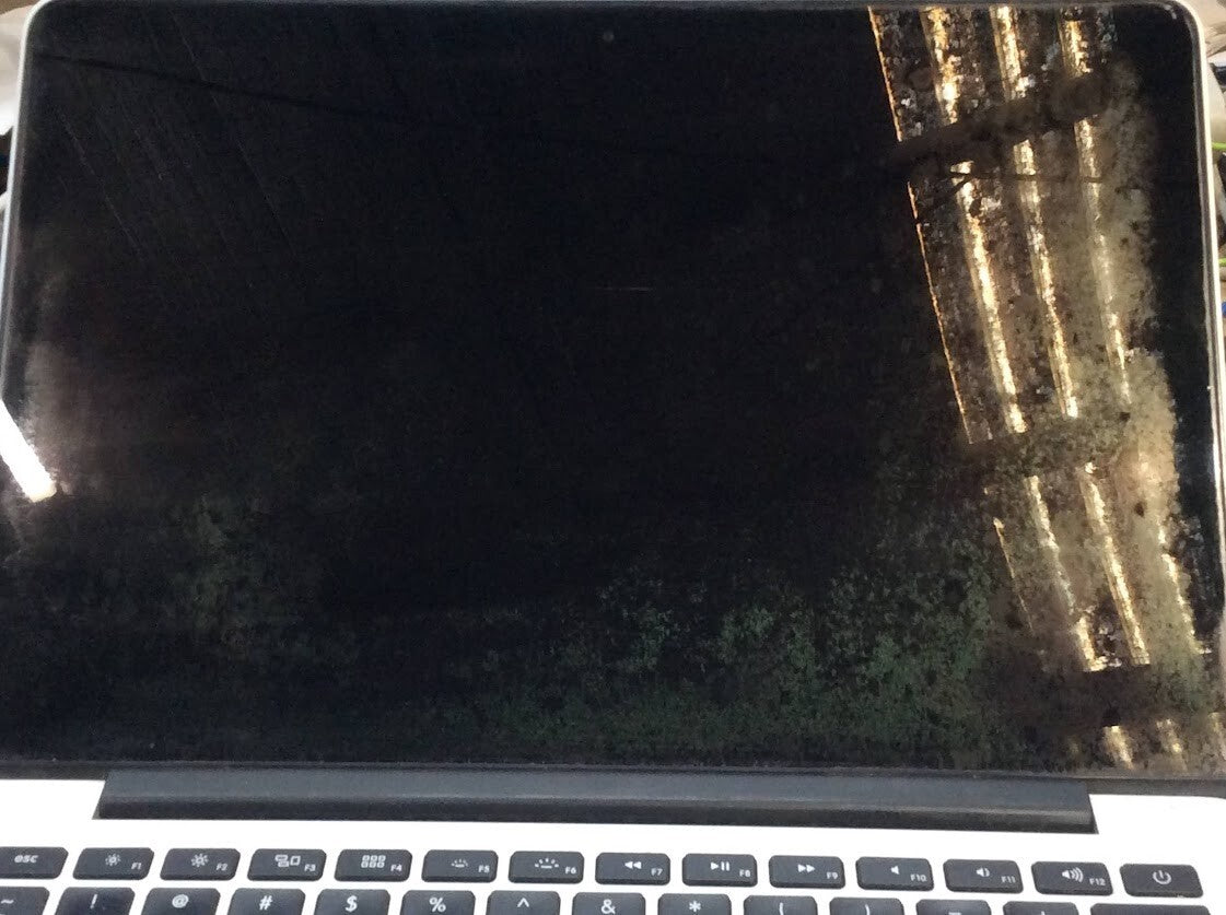 Apple MacBook Pro A1502 Laptop 13.3" i5-5257U@2.70GHz 8GBRAM 256GBSSD EMC2835 B
