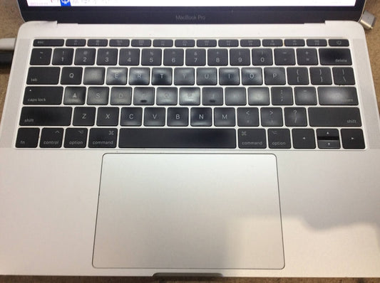 Apple MacBook Pro A1708 Laptop 13" i5-7360U@2.30GHz 8GBRAM 256GBSSD EMC3164 A-