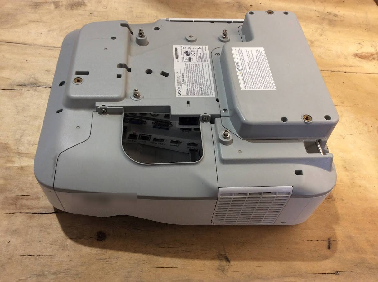 Epson EB-685Wi Ultra Short Throw Projector-Lamp Hours 1340h+Remote Control [AU]