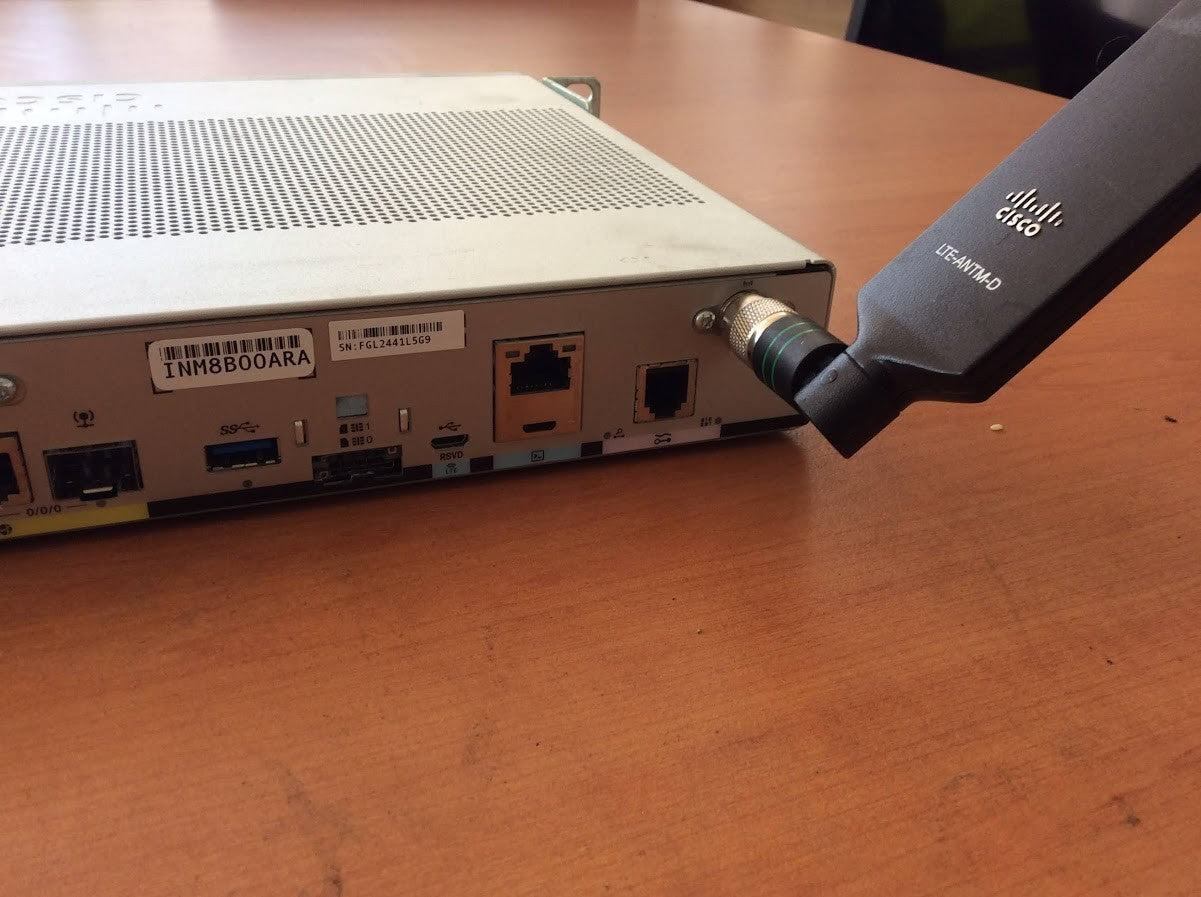 Cisco C1117-4PLTELAWZ V2 ISR 1100 Router +4G LTE Antenna Rack Mount PSU Wi-Fi