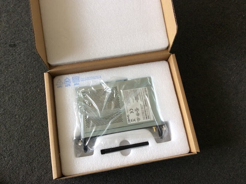 New SMART Technologies AM30 IQ Appliance for Smartboard Interactive Display