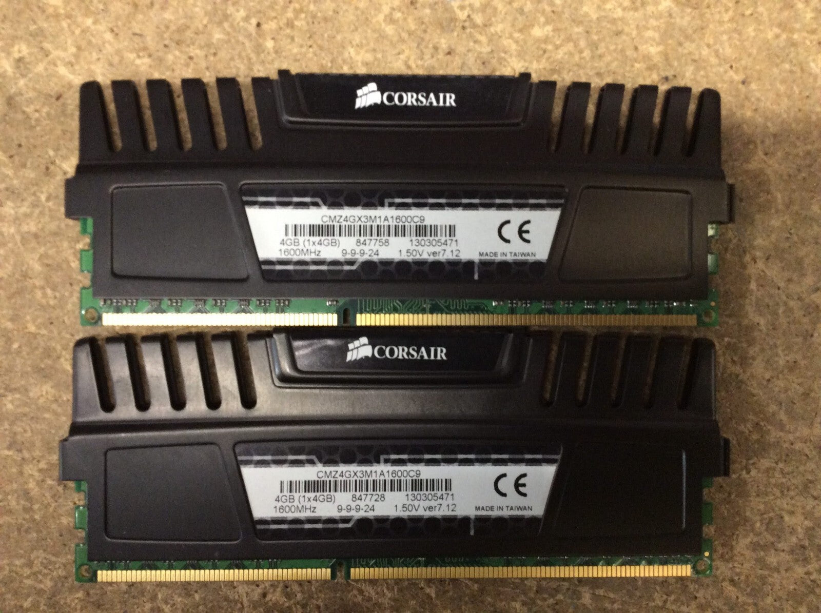 Corsair Vengeance 4GB(1x4GB)DDR3 1600MHz (PC3 12800) Memory CMZ4GX3M1A1600C9