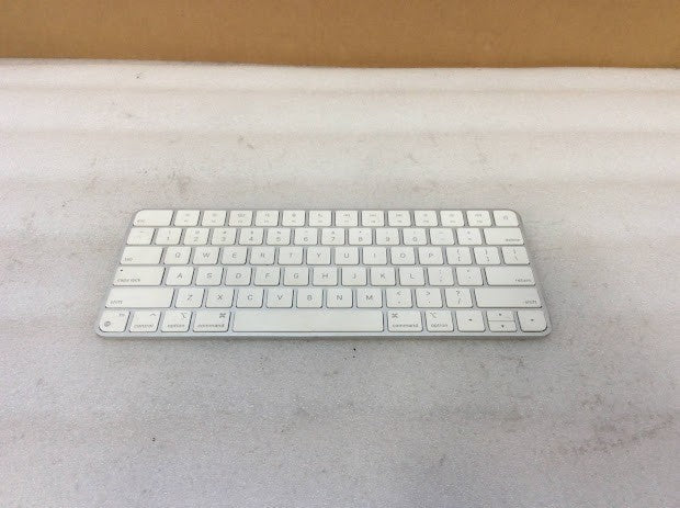 Apple A2450 Wireless Magic Keyboard Rechargeable Bluetooth -  White [AU Seller]