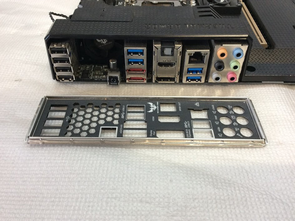 ASUS SABERTOOTH Z77 Motherboard ATX DDR3 LGA 1155 HDMI DP Intel Z77 [AU Seller]