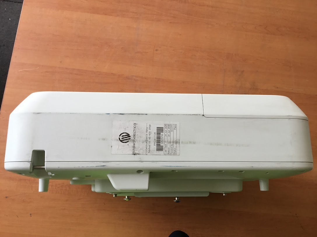 Epson EB-1450Ui Ultra Short Throw Projector - Lamp Hours 1648h With Power Cable