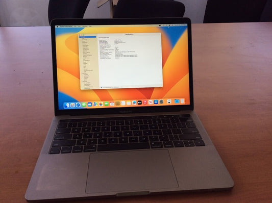Apple MacBook Pro A1989 Laptop 13.3'' i7-8559U 16GBRAM 512GBSSD EMC 3214 A-