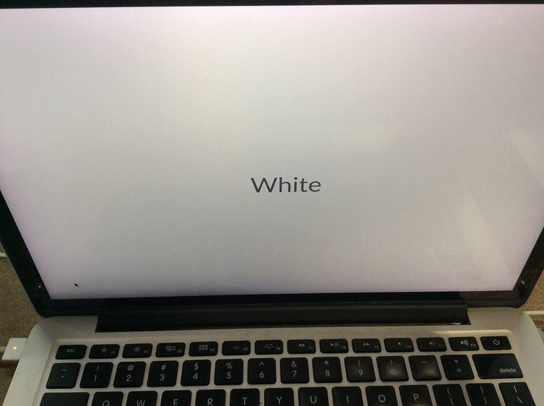 Apple MacBook Pro A1502 Laptop 13.3" i5-5257U@2.70GHz 8GBRAM 256GBSSD EMC2835 B