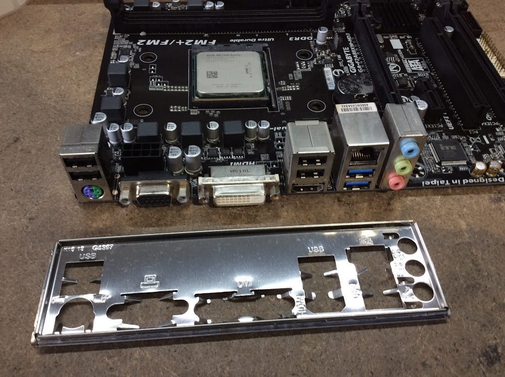 [AU]GIGABYTE GA-F2A88XM-HD3 DDR3 microATX AMD A88X Socket FM2+ With AMD A8-7600
