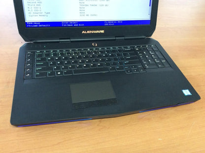 Alienware 17 R3 Gaming Laptop 17.3" i7-6700HQ+GEFORCE GTX960 128SSD+1TB WIn11