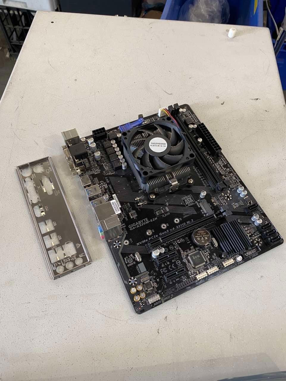 GIGABYTE GA-A320M-S2H Motherboard AMD B350 Socket AM4 mATX + AMD A10-9700 CPU
