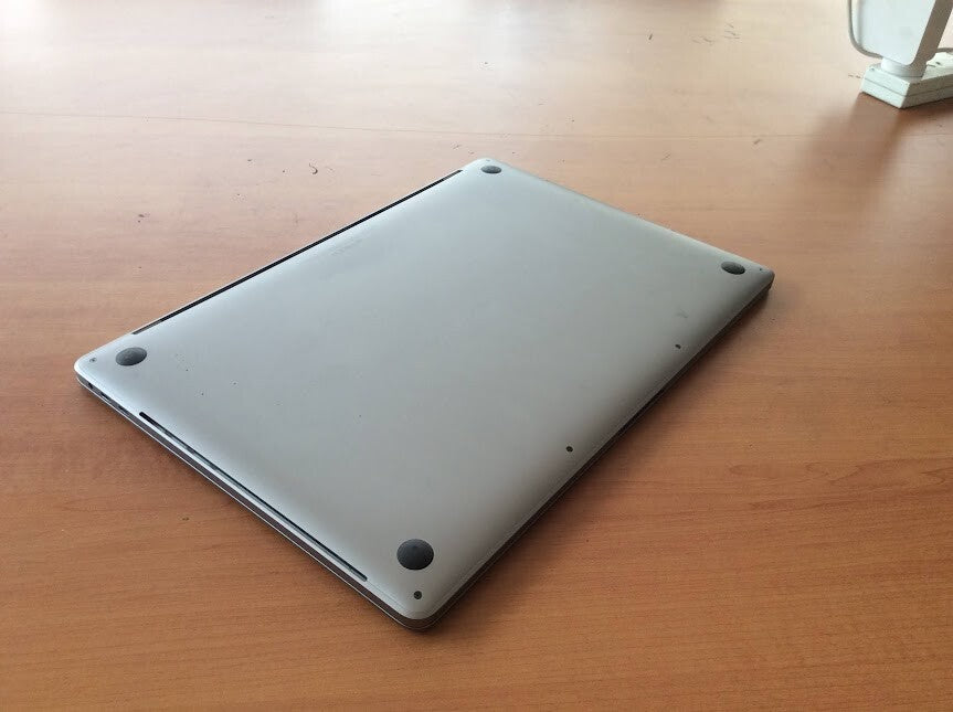 Apple Macbook Pro A1990 Laptop 15.4" i7-8750H@2.20GHz 32GBRAM 1TBSSD EMC3215 A-