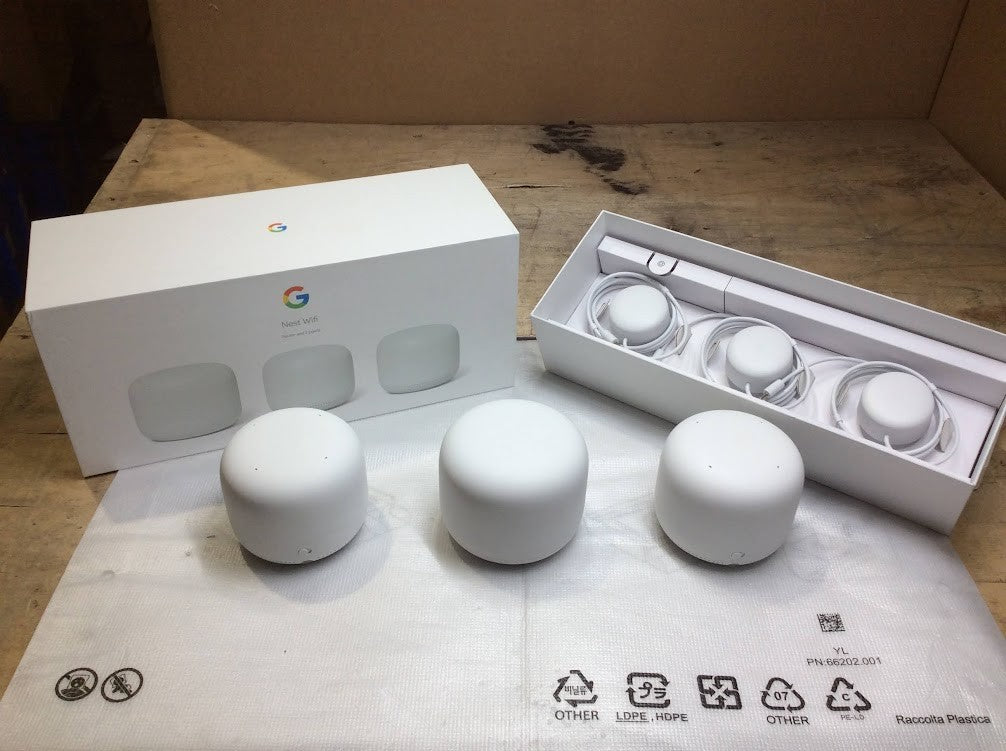 [AU Seller] Google Nest WIFI （1 x H2D Point Router + 2 x H2E)+ 3 x Charger+Box