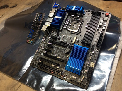GIGABYTE GA-Z77X-UD5H Motherboard ATX LGA 1155 HDMI DP VGA DVI Intel Z77 [AU]