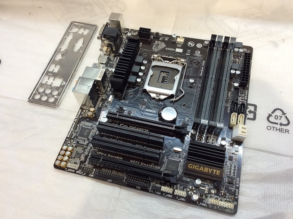 GIGABYTE GA-B85M-D3H-A Motherboard microATX DDR3 HDMI VGA DVI Intel B85 [AU]