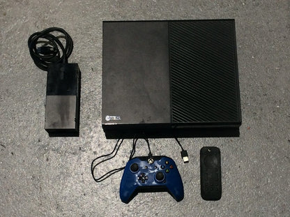 Microsoft Xbox One 500GB Console 1540 + Controller 048-082 + Remote + Adapter