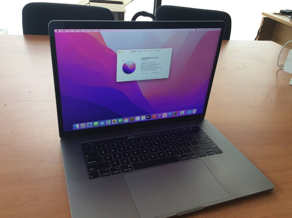 Apple Macbook Pro A1990 Laptop 15.4'' i7-8850H@2.60GHz 32GBRAM 1TBSSD EMC3359 A-