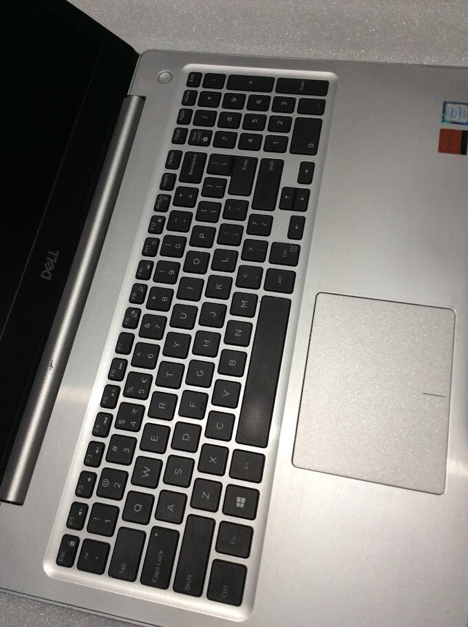 DELL Inspiron 5570 Laptop 15.6'' i7-8550U 8GBRAM 256GBSSD HDMI USB3.0 Silver B