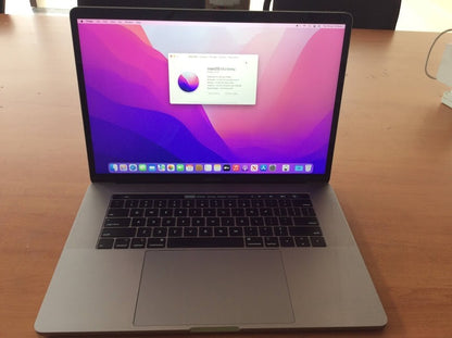 Apple Macbook Pro A1990 Laptop 15.4" i7-8750H 32GBRAM 1TBSSD EMC3215 Silver A-