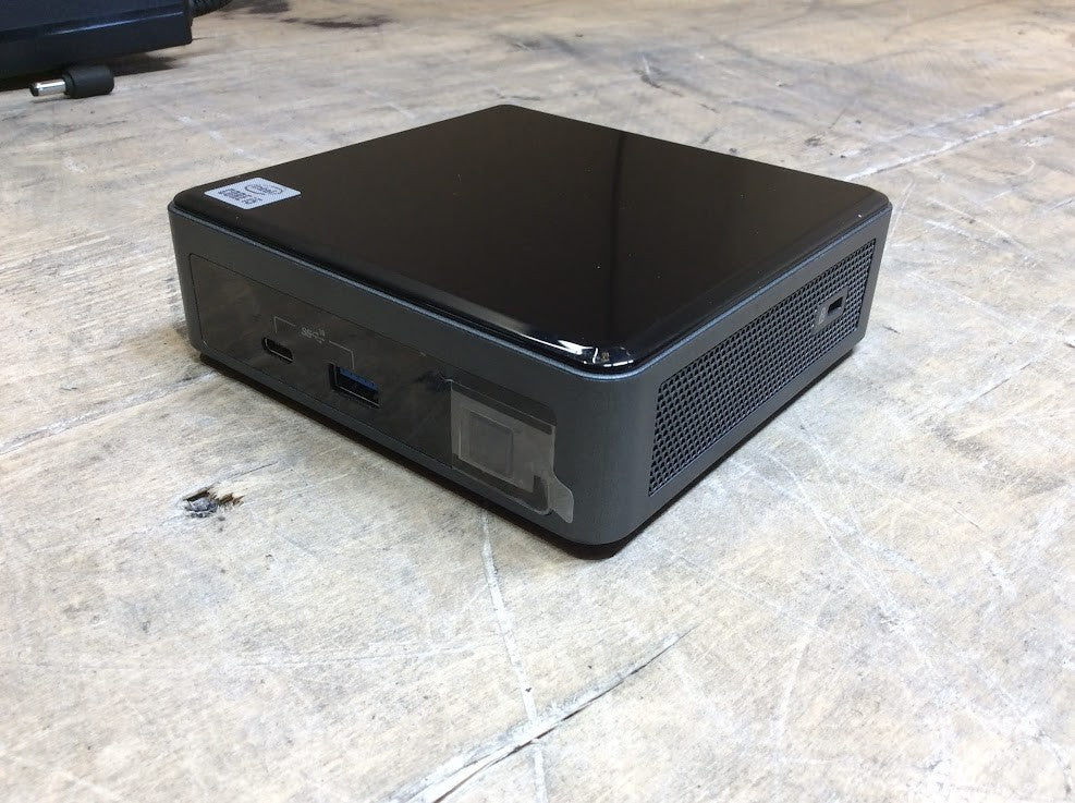 Intel NUC 10FNK Desktop Mini-PC i5-10210U 16GBRAM 500GBSSD USB-C HDMI Win11 A+