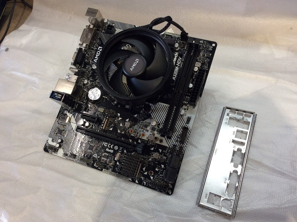 Asrock A320M-HDV Motherboard Socket AM4 micro ATX With AMD Ryzen 3 3200G [AU]