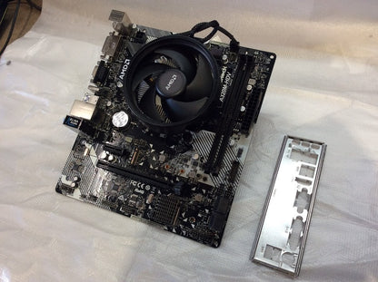 Asrock A320M-HDV Motherboard Socket AM4 micro ATX With AMD Ryzen 3 3200G [AU]