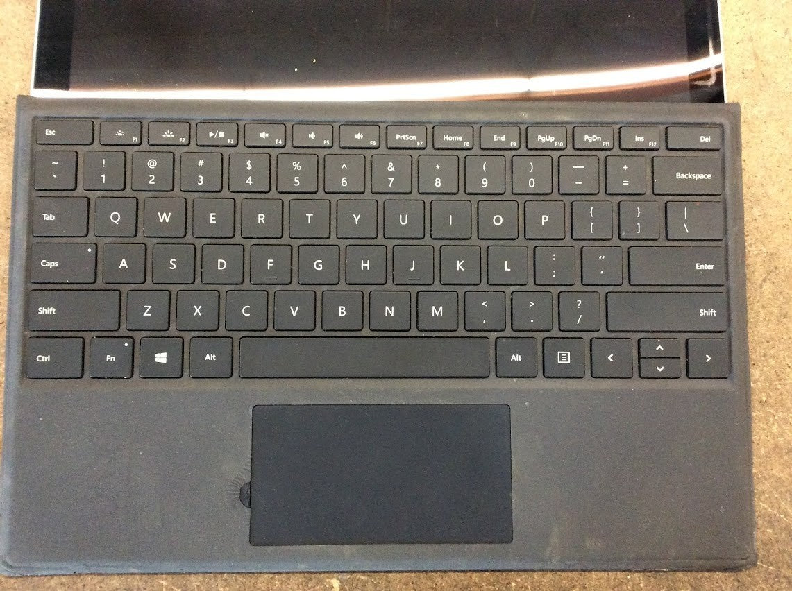 [AU Seller] Microsoft Surface Pro 4 Laptop 12.3" i5-6300U 4GBRAM 128GBSSD A-