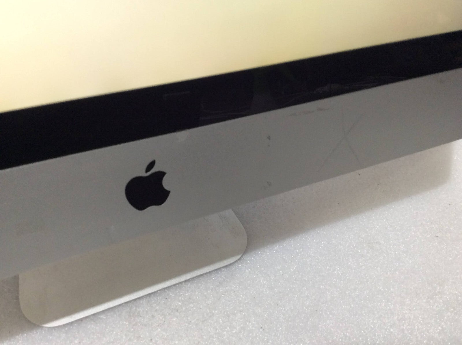 Apple iMac A1311 AIO 21.5'' Intel Core 2 Duo E7600 4GBRAM 500GB EMC 2308 Silver