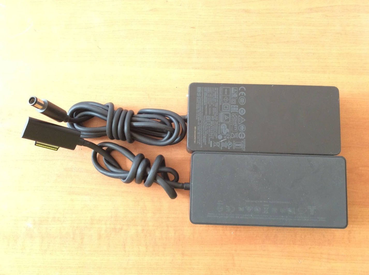 Microsoft Surface Pro 1661 Docking Station + 1749 Power Adapter Au Seller