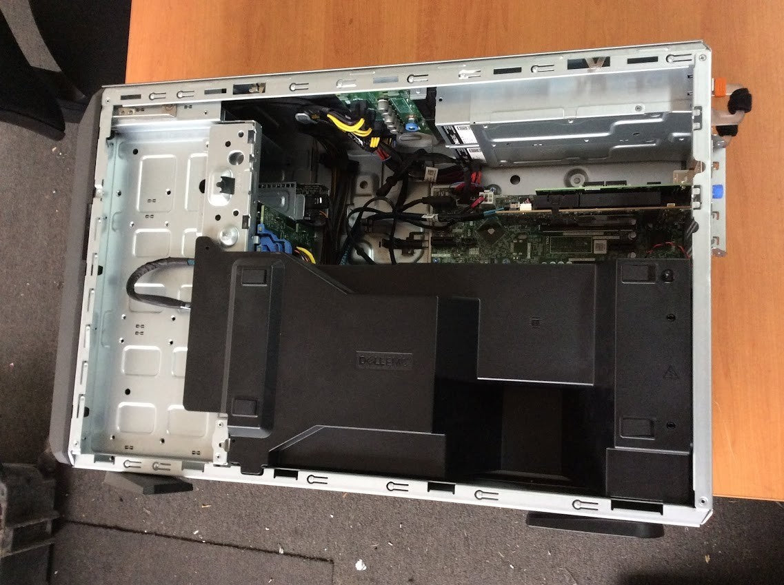 Dell EMC T350 Tower Xeon E-2324G 32GB PC4 2x240GBSSD 4x600GBHDD+2 x 600W PSU A-