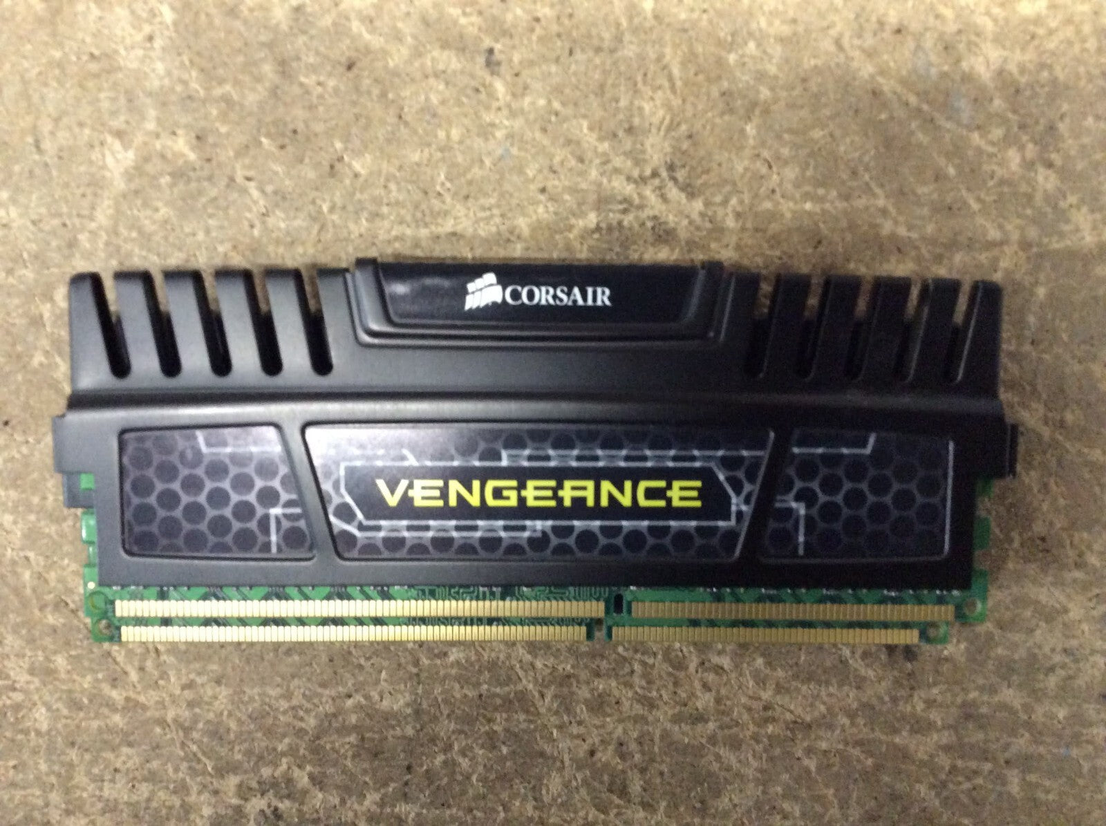 Corsair Vengeance 4GB(1x4GB)DDR3 1600MHz (PC3 12800) Memory CMZ4GX3M1A1600C9